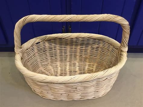 Large Wicker Basket With Handle Ejm