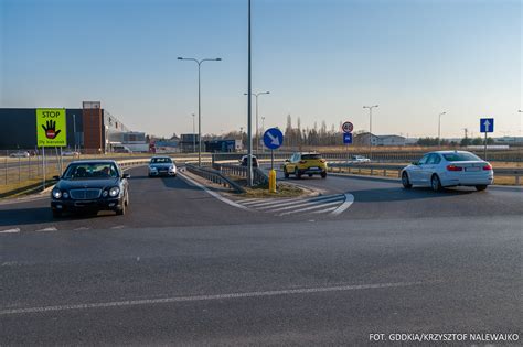 GDDKiA tablice STOP Zły kierunek montujemy w całej Polsce PAP