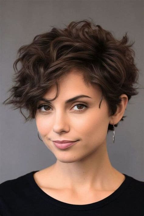 Best Pixie Haircuts For Round Faces With Wavy Hair Trendy Styles For