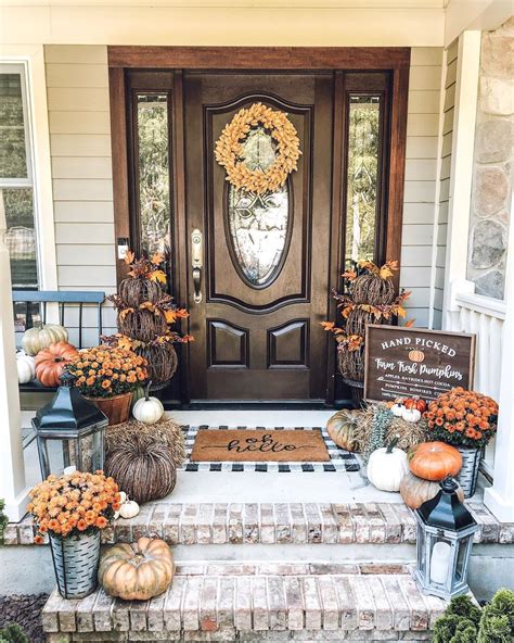 7 Lovely Fall Porch Decor Essentials With Beautiful Photos Fall Decorations Porch Fall