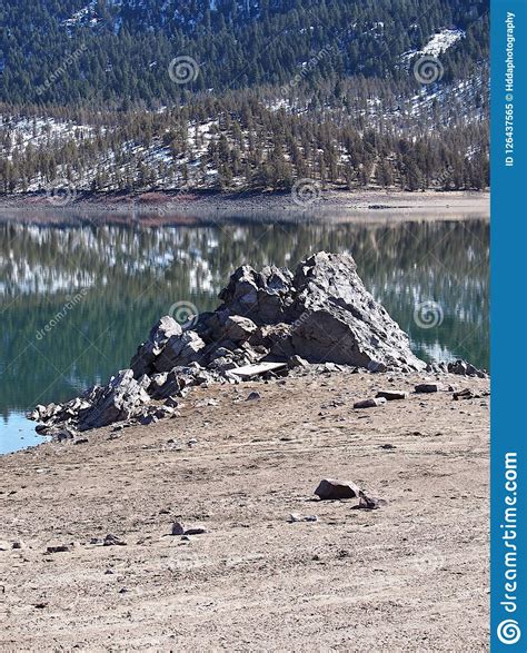 Boulders On The Lake Shore Stock Image Image Of Lake 126437565