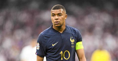 Kylian Mbappé Finds Support and 'Bromance' with Vice-Captain Antoine ...