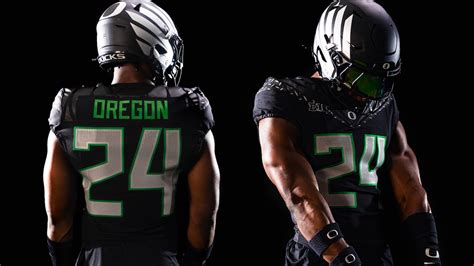 Oregon Ducks unveil black ‘Fly Era’ football uniforms for 2024 season ...