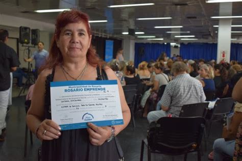 Municipalidad de Rosario entregó certificados de capacitación a más de