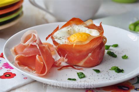 Jajka zapiekane w szynce parmeńskiej przepis PrzyslijPrzepis pl