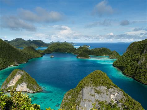 Top 10 Islands in Indonesia - In Se Asia