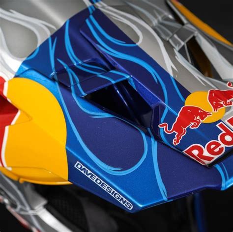 Pin En Effet Cascos Red Bull