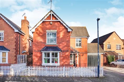 3 Bedroom Detached House For Sale In Mander Grove Warwick Cv34 6ry