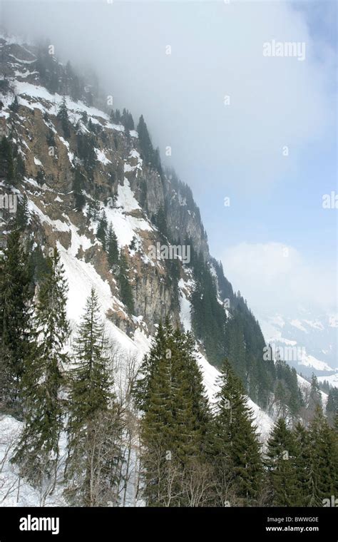 Steilk Ste Am Swiss Alpine Gebirge Blick Vom Mt Titlis In Der Schweiz