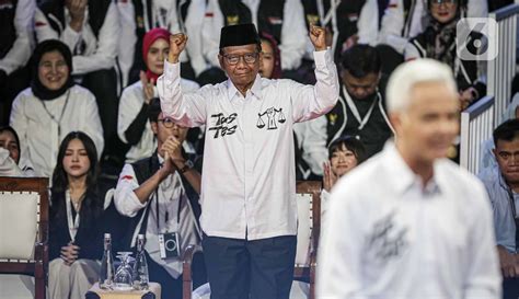 Ekspresi Para Capres Cawapres Saat Paparan Visi Misi Pada Debat Perdana