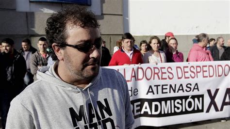 Trabajadores De Atenasa Se Concentran Delante De Navantia Para Exigir