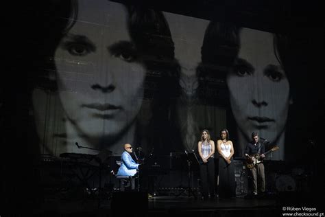 Pedro Abrunhosa Levou O Cante Alentejano Amor Paz E Pontos De Luz Ao