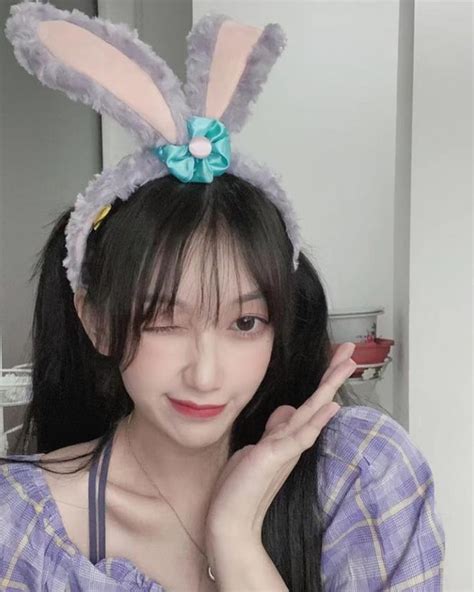 Hot streamer triệu người theo dõi khiến fan hốt hoảng khi thấy nhan sắc thật