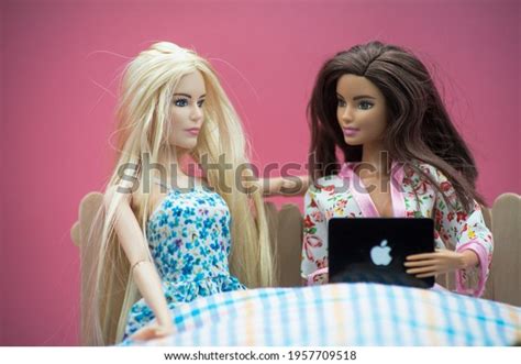 Lesbian Couple Mac Images Stock Photos D Objects Vectors Shutterstock