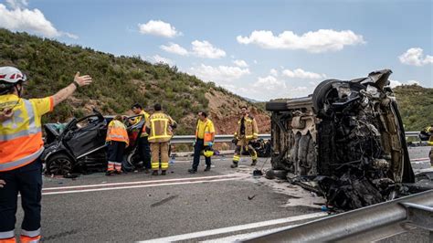 Moren Dos Ocupants D Un Turisme En Un Accident A Castellfollit Del Boix