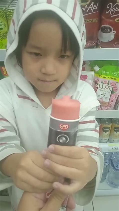 REVIEW ES KRIM VIRAL CALIPPO STAR WARS Eskrim Walls Starwars