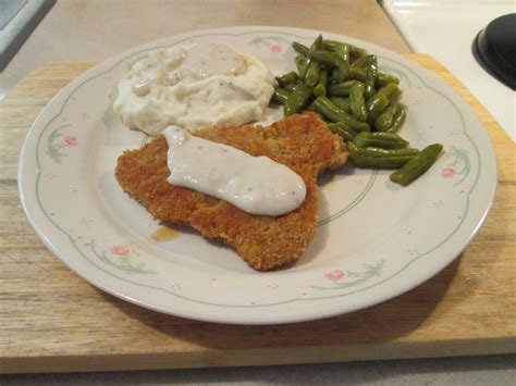 Diab2cook Panko Crusted Cubed Pork Steak W Gravy Mashed Potatoes And Green Beans