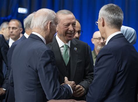 NATO Zirvesi nde Cumhurbaşkanı Erdoğan Joe Biden ve Jens Stoltenberg