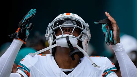 Dolphins Cornerback Jalen Ramsey Intercepts Pats Mac Jones In First