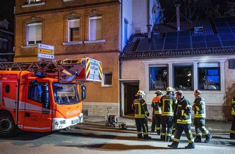 Brand Im Keller Eines Mehrfamilienhauses Treppenraum Stark Verraucht