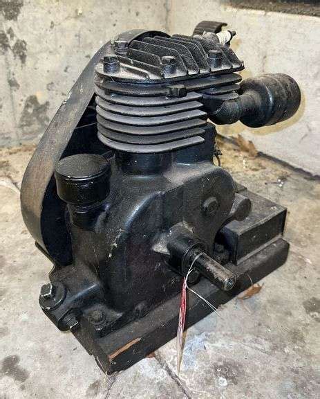 Vintage Briggs Stratton 4 Cycle Engine Beckort Auctions LLC