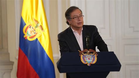 Colombia Presidente Petro Sanciona Ley Que Proh Be Y Castiga El Uso De