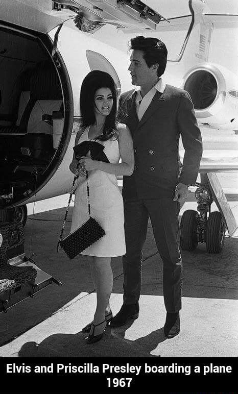 Elvis And Priscilla Presley Boarding A Plane 196 Elvis And