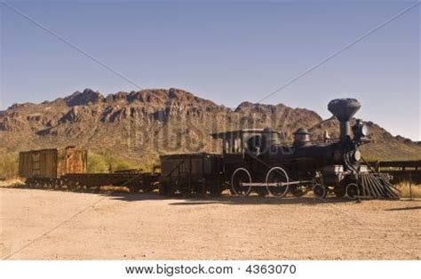 Old Western Train Image & Photo (Free Trial) | Bigstock