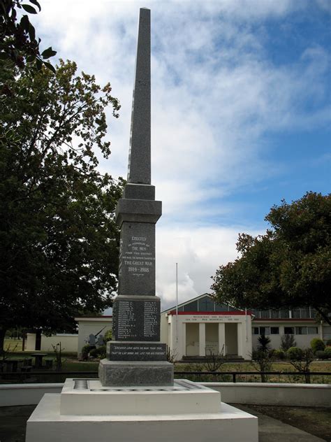 Waipukurau war memorial | NZHistory, New Zealand history online