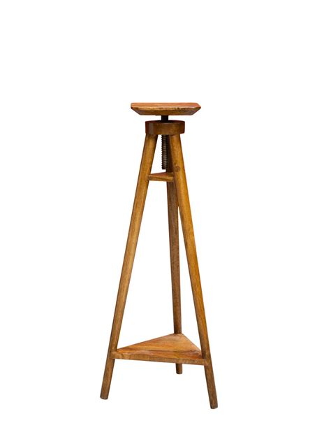 Chehoma Furniture Occasional Furniture Sculpture Stand Philippe