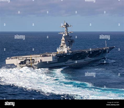 El Portaaviones De Clase Nimitz De La Marina Estadounidense Uss Gerald R Ford Realiza Giros