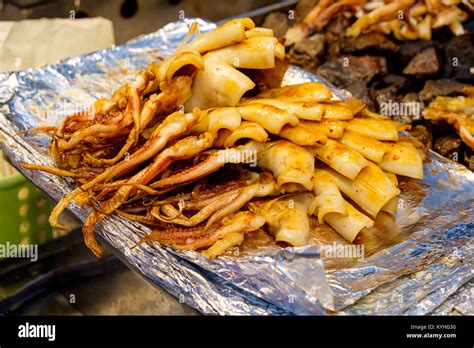 Grilled squid (Korean street food Stock Photo - Alamy