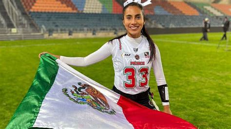 Diana Flores primera jugadora de flag football en Salón de la Fama