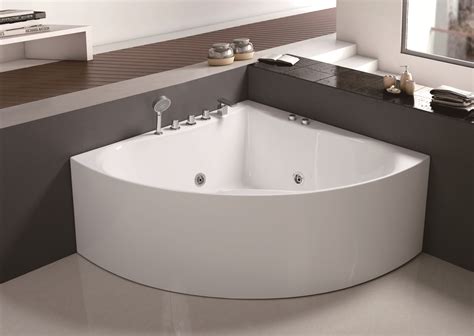 China Smooth Acrylic Corner Sector Modern Simple Design Hot Sale Tub Whirlpool Massage Bathroom