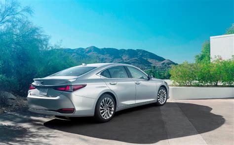 The Lexus Es A Symphony Of Luxury Performance And