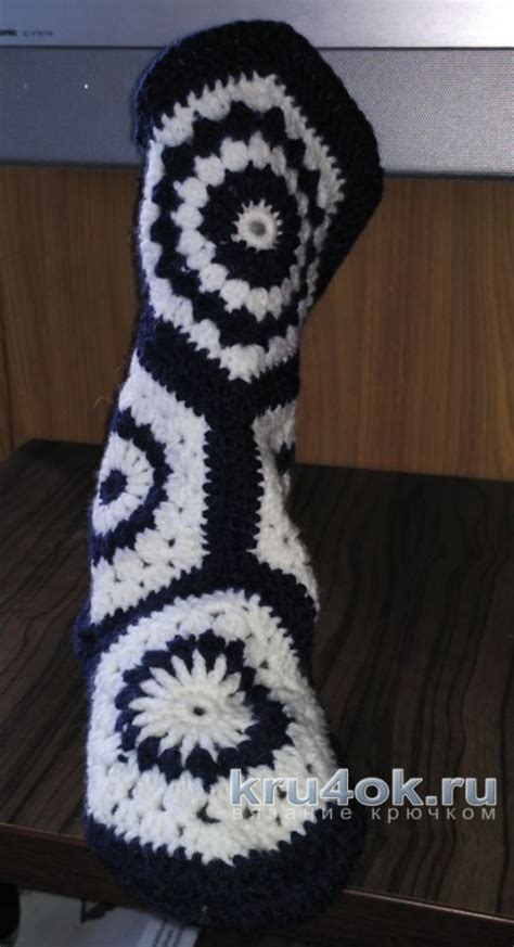 Вязаные теплые носочки крючком. Работа Александры