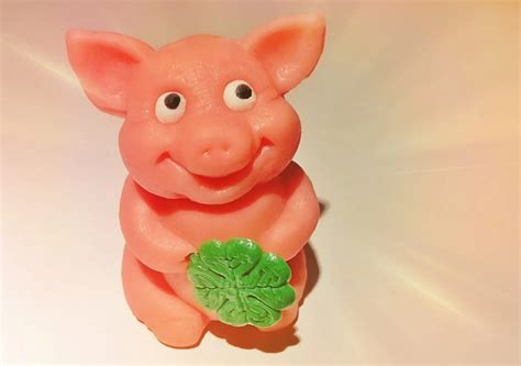 Marzipan Pigs Good Luck -Marzipan Glückschwein