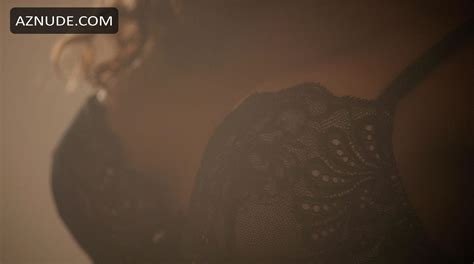 ESSENCE ATKINS Nude AZNude