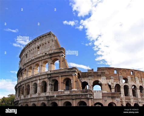 Famous Italian Tourist Attraction Colosseum In Rome Stock Photo Alamy