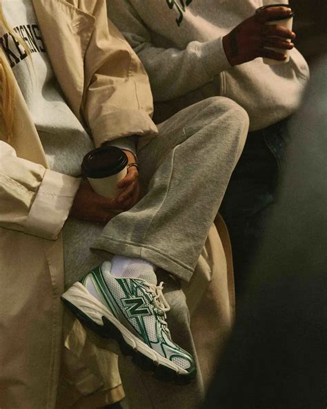 New Balance 740 editorial | Sneakersnstuff (SNS)