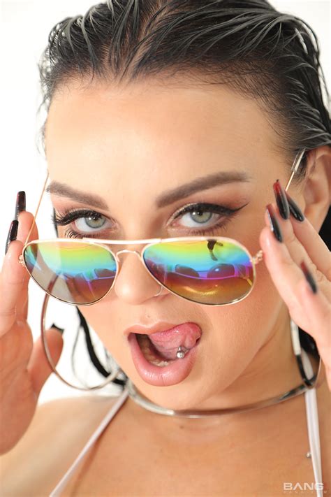 Payton Preslee Lathers Up In Oil 000023 Porn Pic