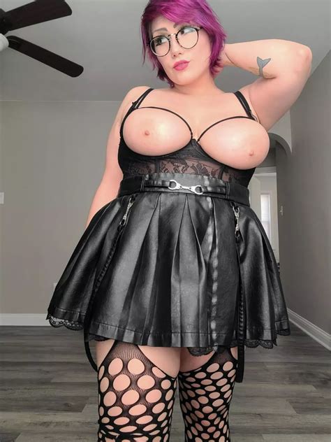 My Tits Are So Easily Accessible In This Top Nudes Bigtiddygothgf