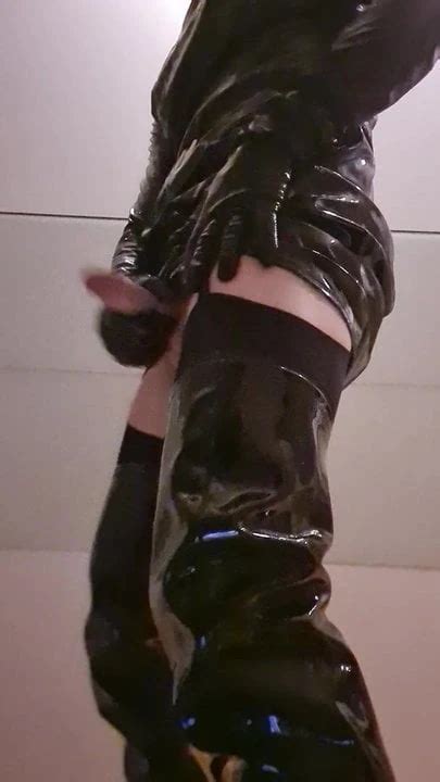 Pvc Vinyl Crossdresser Wank And Cum German Gay Amateur Porn Xhamster