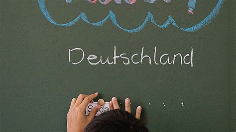 Flüchtlinge Romantik und Aggression schaden der Migrationsdebatte