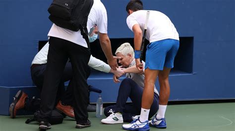 Novak Djokovic Así Quedó La Juez Del Us Open Tras Su Pelotazo