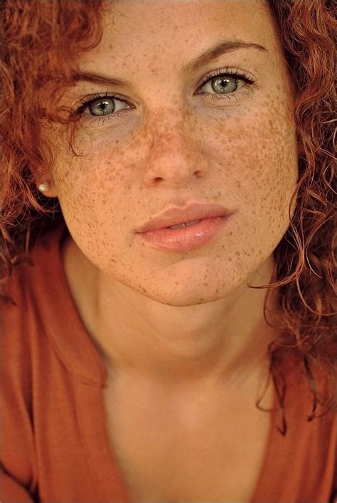 Pin By Farbenreich Sabina Boddem On Female Faces Redheads Freckles Beautiful Freckles Red