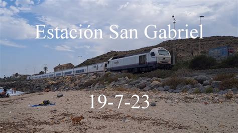 Estación de San Gabriel con el Talgo Barcelona Lorca con la