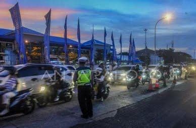 Polda Banten Kawal Pemudik Bersepeda Motor Dari Merak Sampai Perbatasan