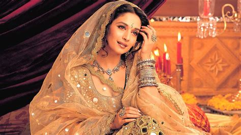 Celebrities Pictures and Wallpapers: Madhuri Dixit | Bridal Lehenga ...