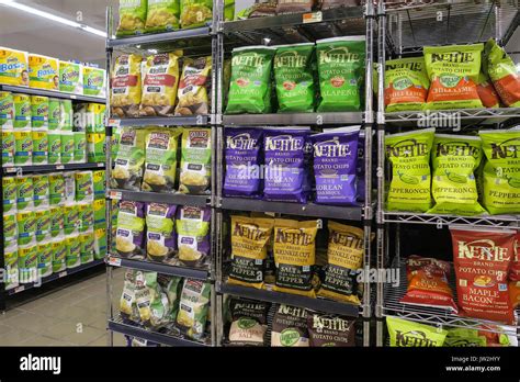 Grocery store aisle chips usa hi-res stock photography and images - Alamy